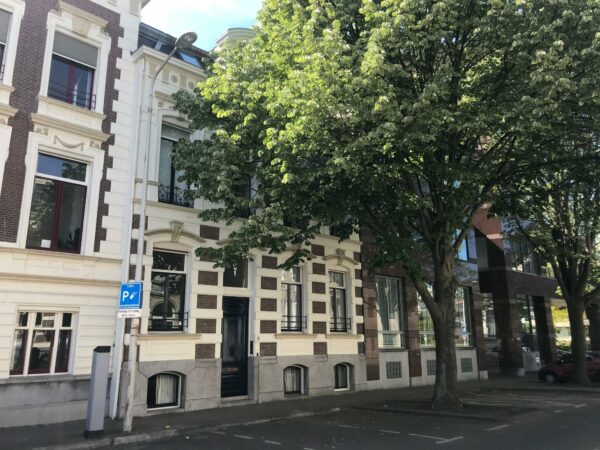 Burgemeester van Karnebeeklaan 14